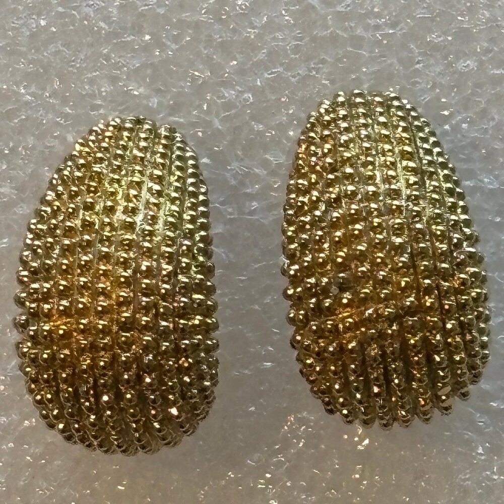 🌟 E. Pearl Vintage Goldtone J-Hoop Earrings – Signed & Textured | Classic Glam ✨